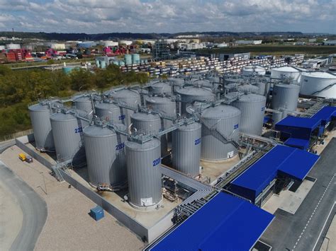 alkiom devient|Au Havre, la société Alkion créé une plateforme de 24 réservoirs .